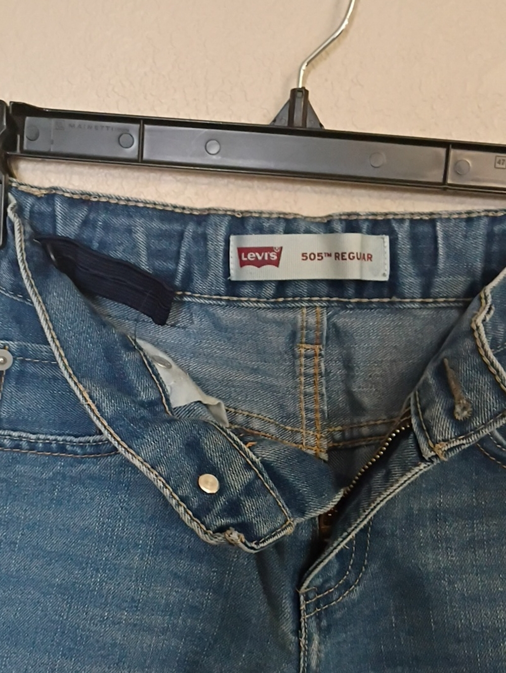 Levi's Classic Light Blue Straight Jeans for Boys - Picture 4 of 4
